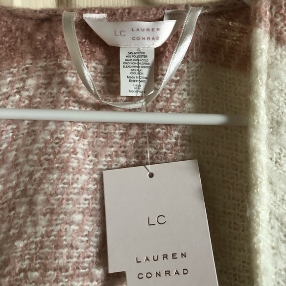 Lauren Conrad blanket shawl - Picture 3 of 6